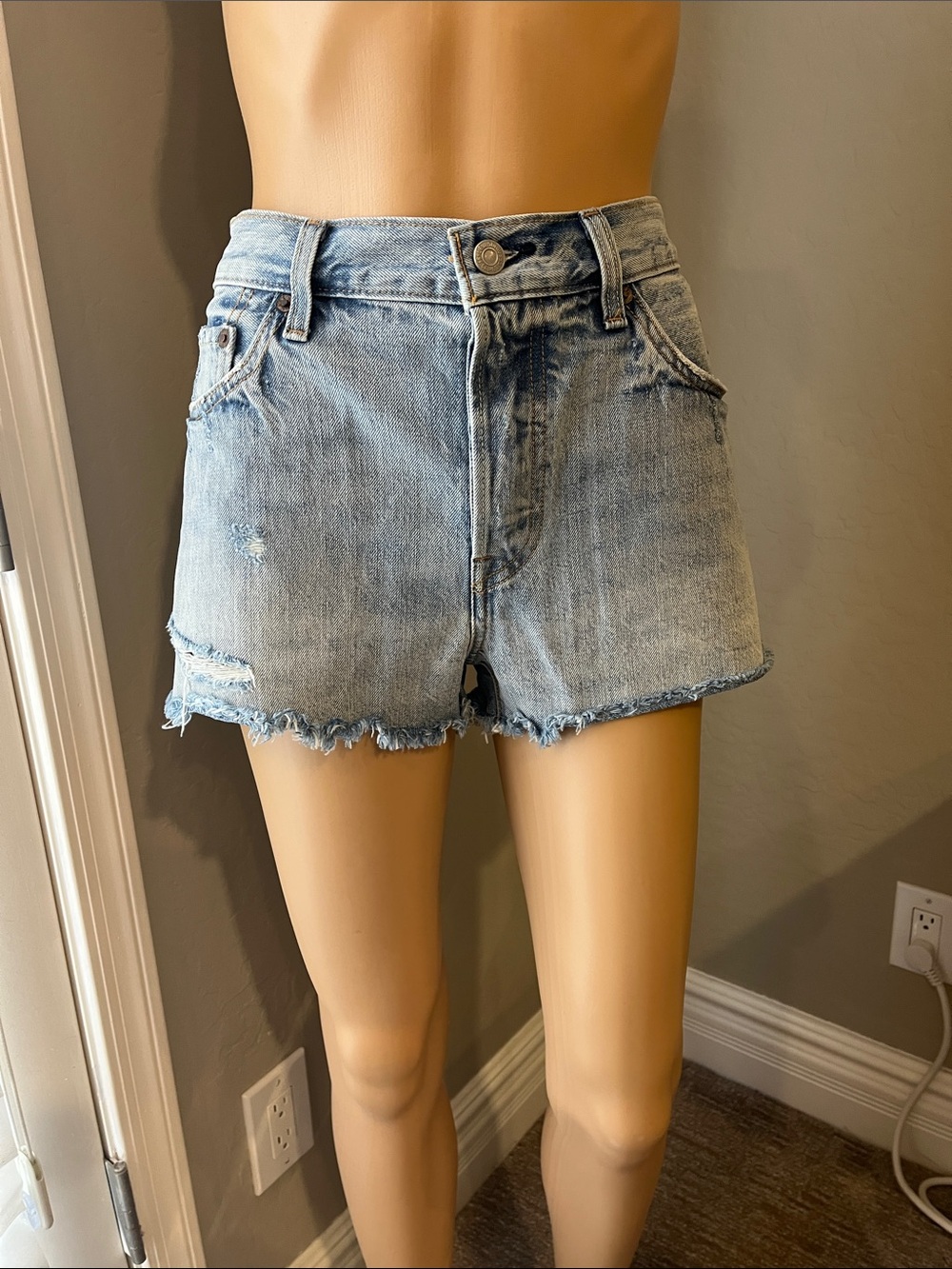Levi’s Distressed Denim Shorts 29